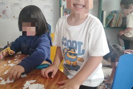 N. et ses bouts de papier découpés